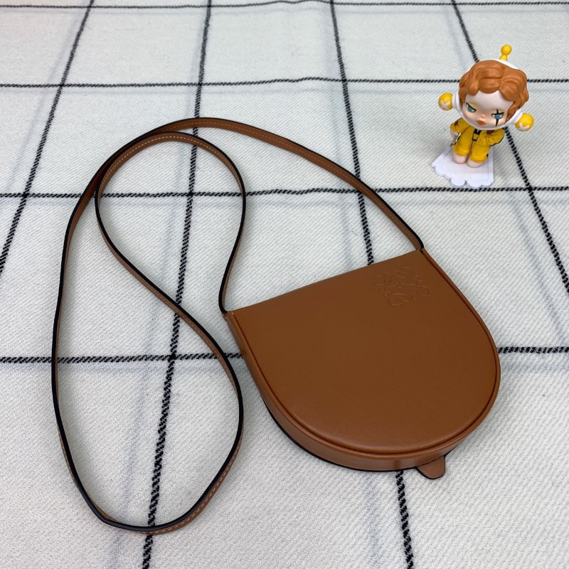 Loewe羅意威 heel bag棕色馬鞍斜背包 零錢包卡包-3