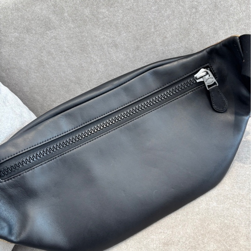 Coach 經典老花塗層帆布拼小牛皮腰包-2