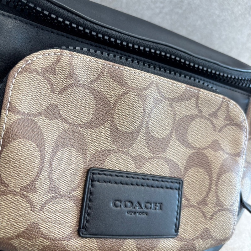 Coach 經典老花塗層帆布拼小牛皮腰包-3