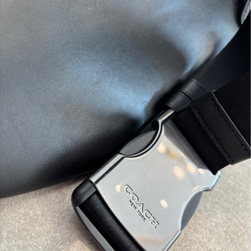 Coach 經典老花塗層帆布拼小牛皮腰包-4