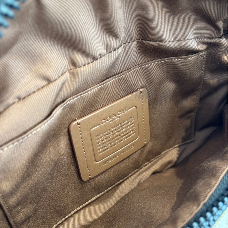 Coach 經典老花塗層帆布拼小牛皮腰包-6