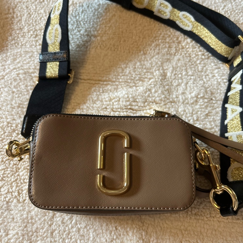 英國帶回 全新 MARC JACOBS相機包-0