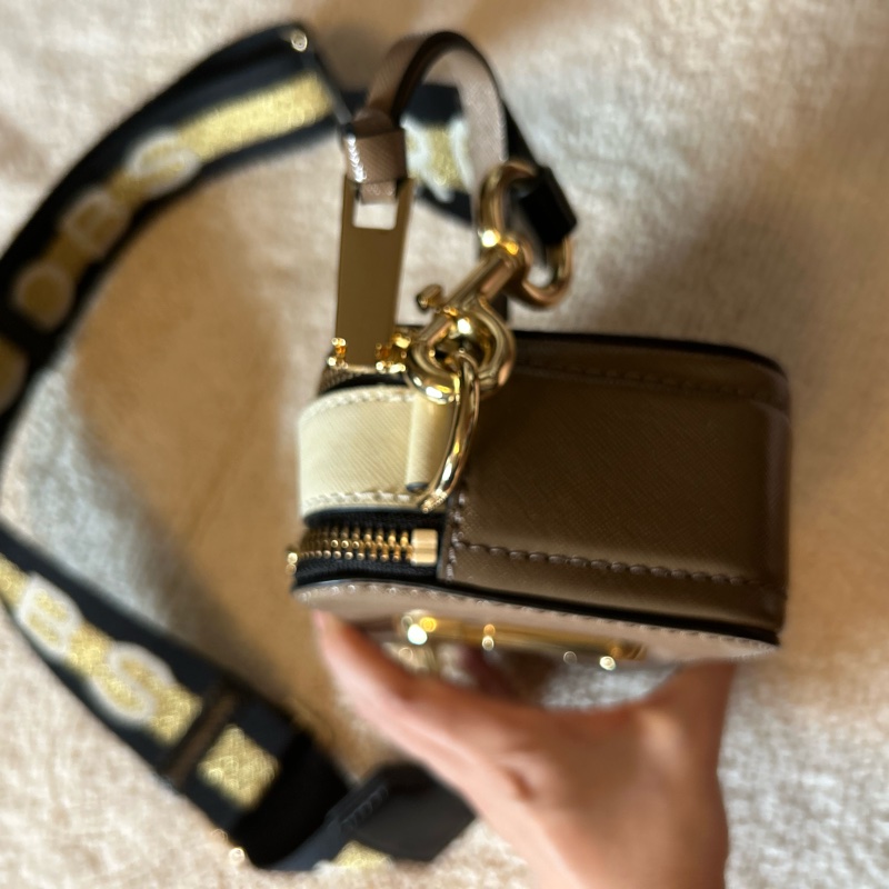 英國帶回 全新 MARC JACOBS相機包-3