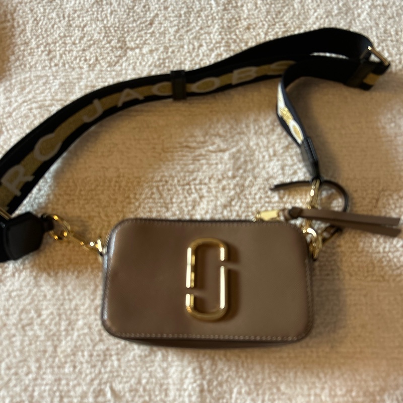 英國帶回 全新 MARC JACOBS相機包-5