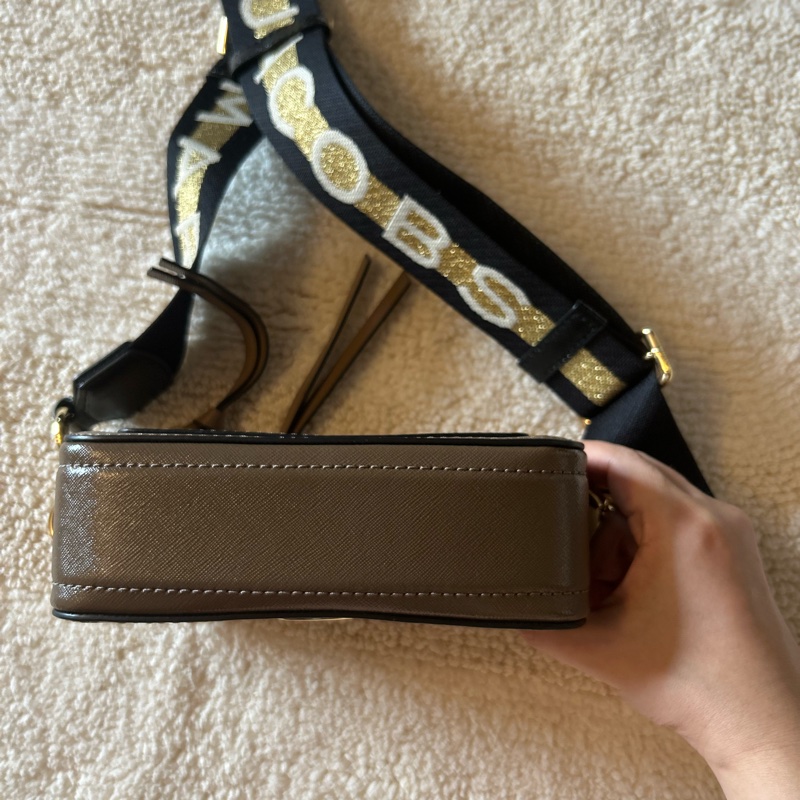 英國帶回 全新 MARC JACOBS相機包-7