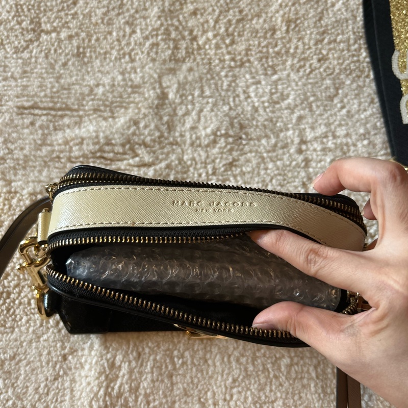 英國帶回 全新 MARC JACOBS相機包-8