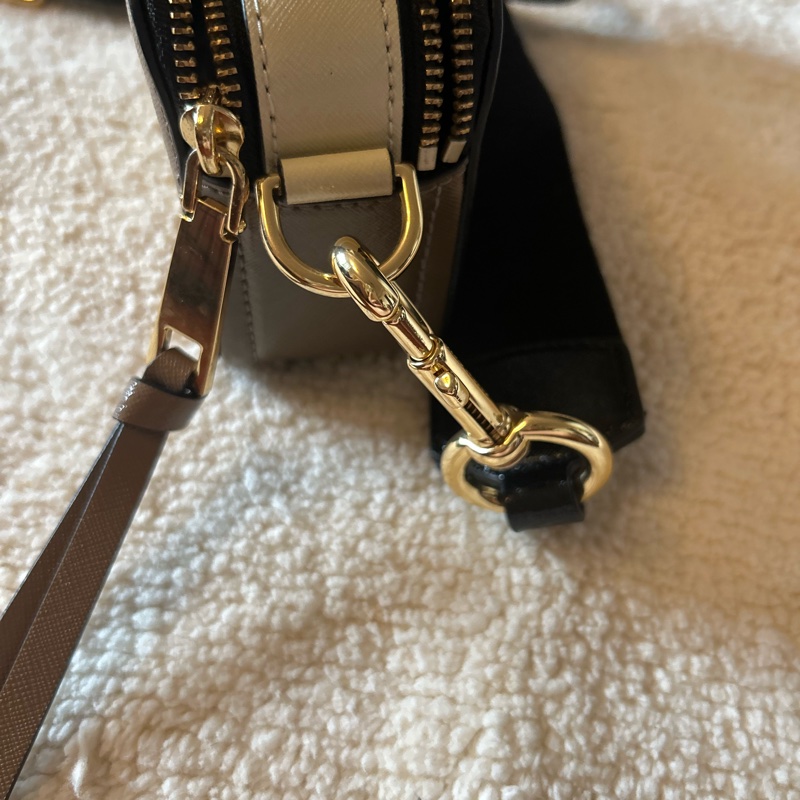 英國帶回 全新 MARC JACOBS相機包-11