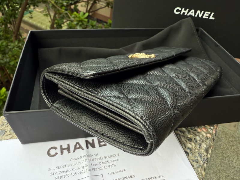 近新CHANEL 25A黑色荔枝皮菱格紋立體金色浮雕C LOGO信封長夾AP4712-6
