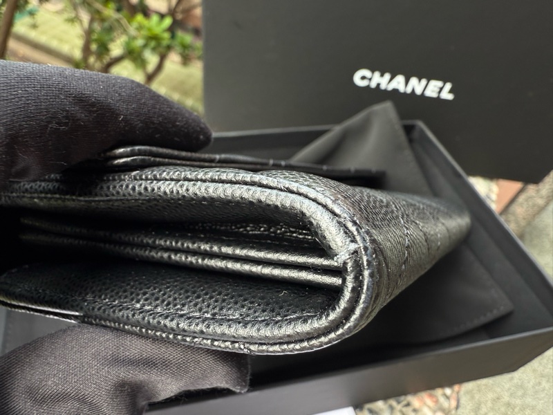 近新CHANEL 25A黑色荔枝皮菱格紋立體金色浮雕C LOGO信封長夾AP4712-7