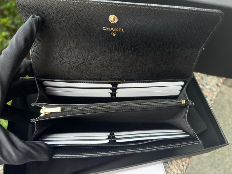 近新CHANEL 25A黑色荔枝皮菱格紋立體金色浮雕C LOGO信封長夾AP4712-11