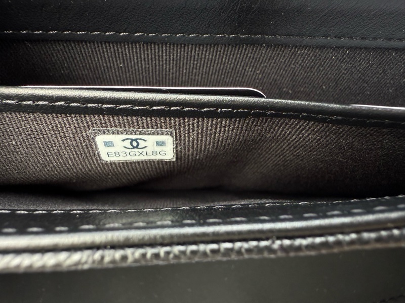 近新CHANEL 25A黑色荔枝皮菱格紋立體金色浮雕C LOGO信封長夾AP4712-12