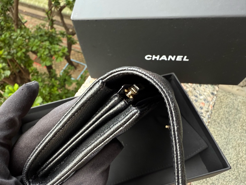 近新CHANEL 25A黑色荔枝皮菱格紋立體金色浮雕C LOGO信封長夾AP4712-16