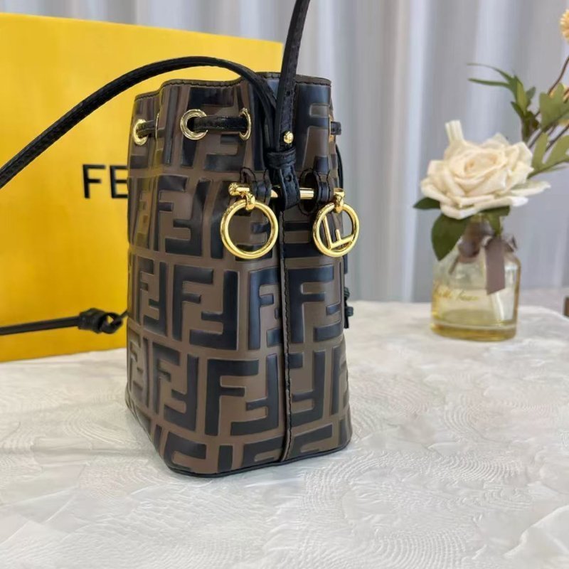 Fendi 抽繩小水桶包 99新 18*12*10 配件塵袋-3