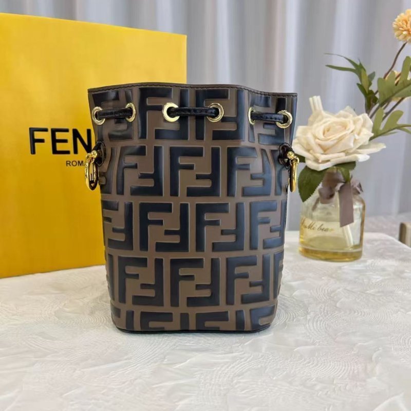 Fendi 抽繩小水桶包 99新 18*12*10 配件塵袋-6