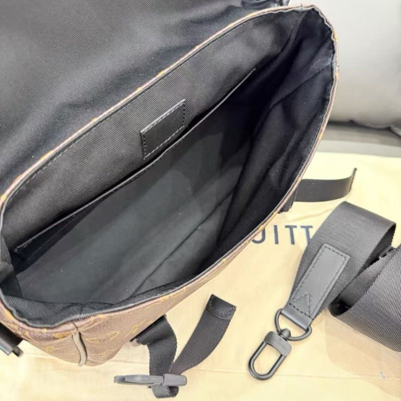 ✨Lv 男款斜背郵差包 Trail Quest mongeam macassar 98新 配件齊全-3