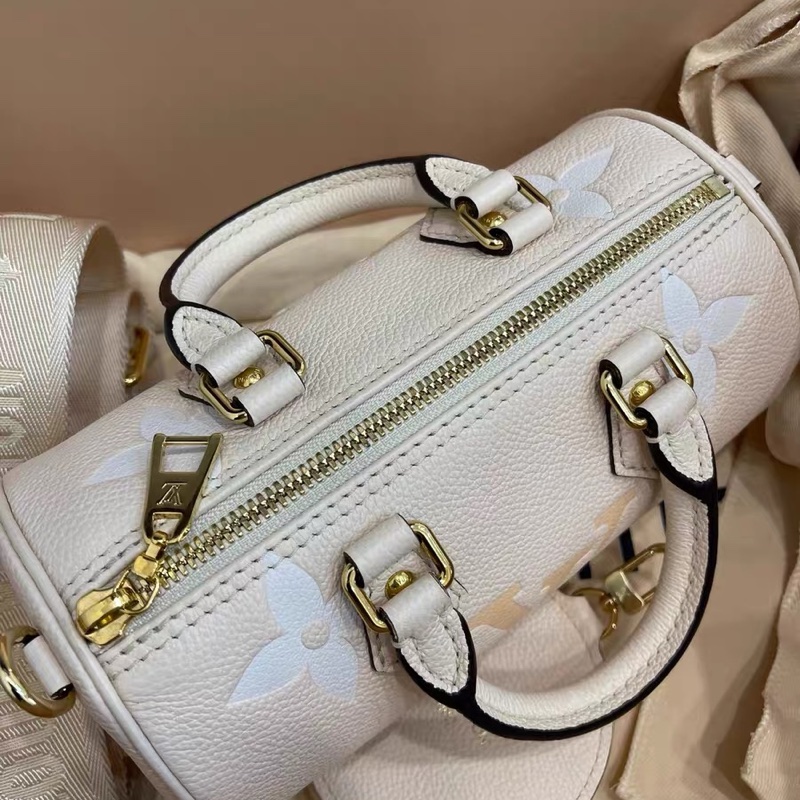芯片款!Louis Vuitton Summer Papillon 巴比龍 全皮 壓印 奶油白 卷桶包-3