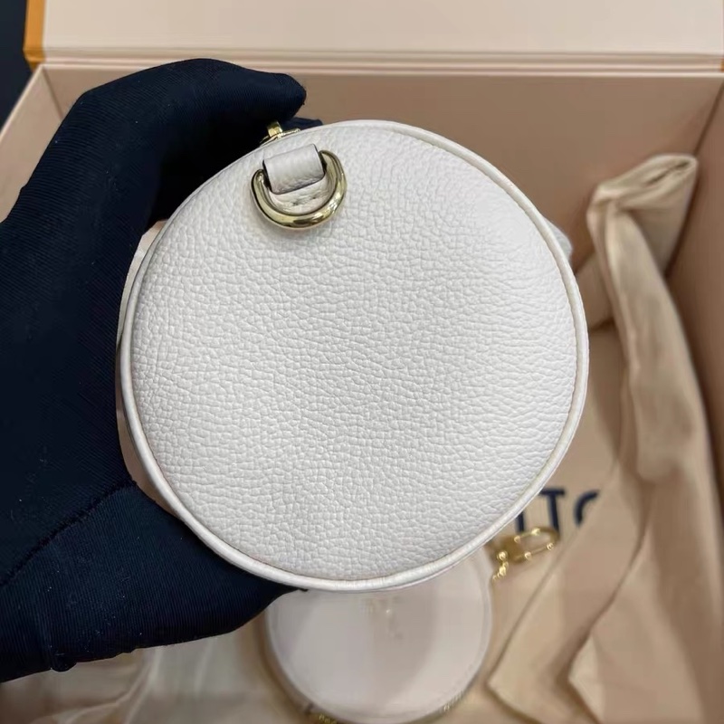 芯片款!Louis Vuitton Summer Papillon 巴比龍 全皮 壓印 奶油白 卷桶包-4