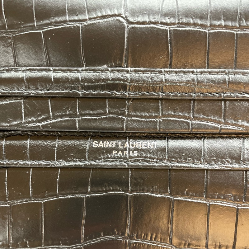 Ysl 男士燙印logo鱷魚文牛皮相機包-1