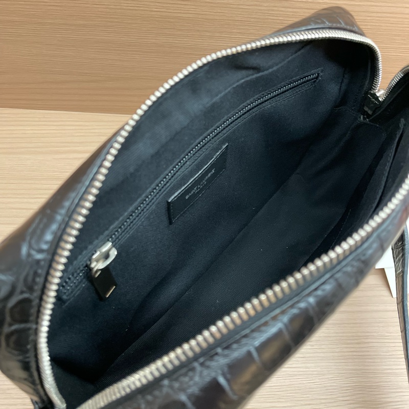 Ysl 男士燙印logo鱷魚文牛皮相機包-8