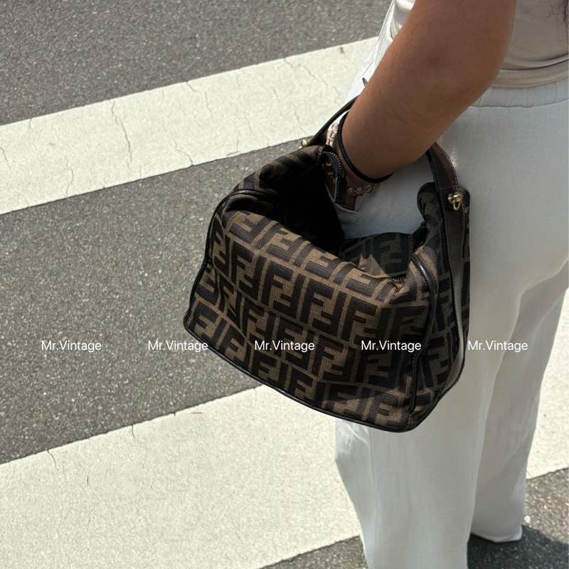 🏷️ Fendi 飯盒包-1