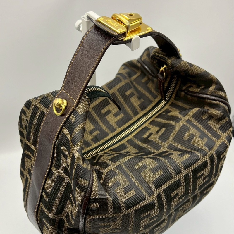 🏷️ Fendi 飯盒包-16