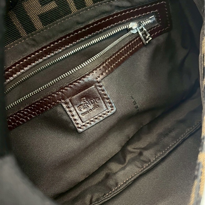 🏷️ Fendi 法棍包-10