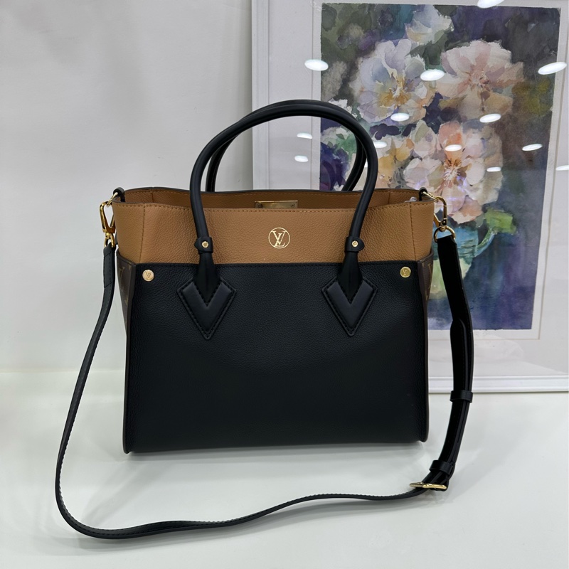 lv路易威登on my side老花拼棕黃中型手袋 閒置 帶膜 尺寸:30.5*24.5*14cm-2