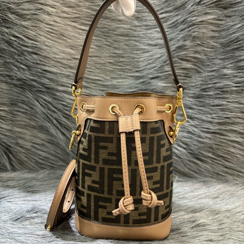 FENDI 8BS093 MON TRESOR MINI NOE 全皮 水桶包 斜背包 手提包-0