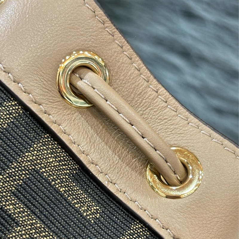 FENDI 8BS093 MON TRESOR MINI NOE 全皮 水桶包 斜背包 手提包-23