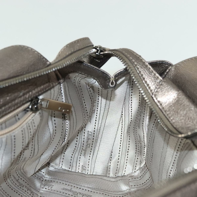 【日本直送】Salvatore Ferragamo Gancini 手提包 皮革 銀色 正品 136801-18