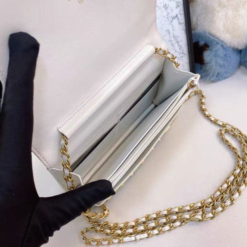 Chanel 白色金色字母 woc鍊條包 19*13 98新配件塵袋-4