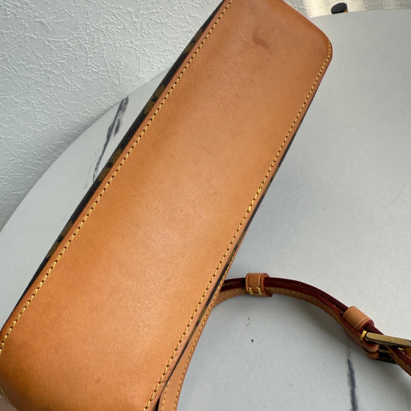 極難找的包款 斜背尺寸剛剛好😆老花-3