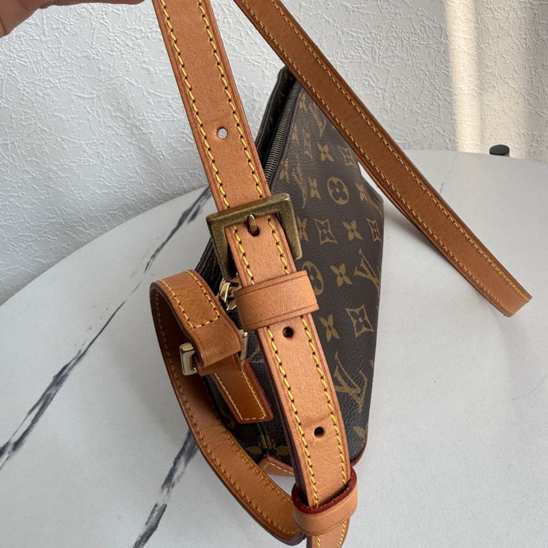 極難找的包款 斜背尺寸剛剛好😆老花-4