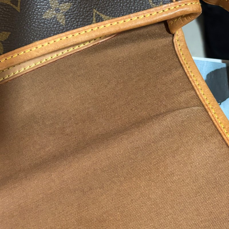 ::LOUIS VUITTON:: LV M42250 咖啡色經典花紋馬鞍斜背包法棍包-34