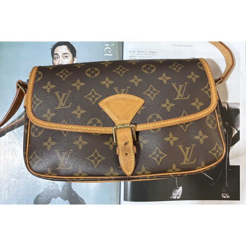 ::LOUIS VUITTON:: LV M42250 咖啡色經典花紋馬鞍斜背包法棍包-0