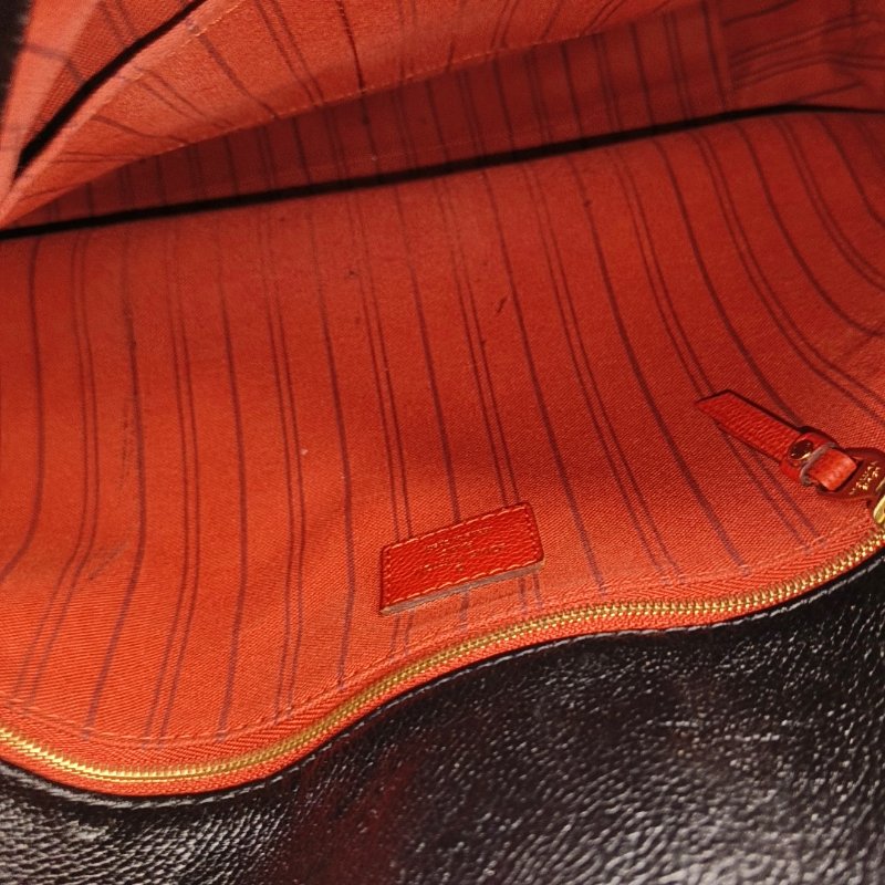 LOUIS VUITTON MÉTIS 黑色牛皮壓紋肩背包 手提包 金色五金 可拆卸肩帶-16