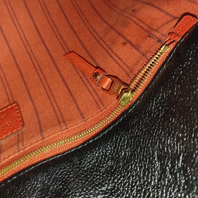 LOUIS VUITTON MÉTIS 黑色牛皮壓紋肩背包 手提包 金色五金 可拆卸肩帶-17