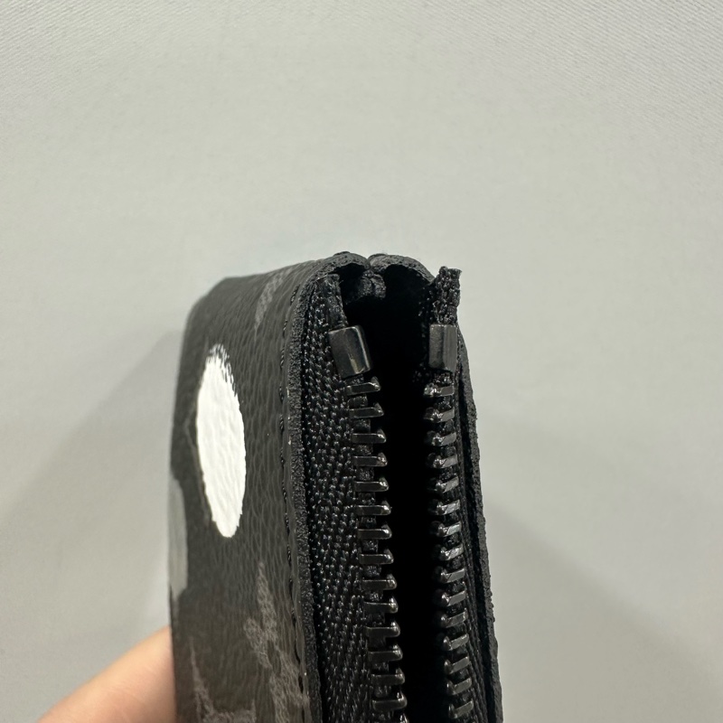 LV m81929 黑原花白灰點 草間彌生x零錢鑰匙包-11