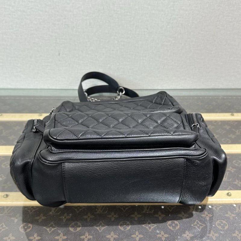 CHANEL 黑銀菱格紋多口袋後背包34*32*17 98新-3