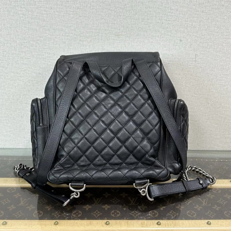 CHANEL 黑銀菱格紋多口袋後背包34*32*17 98新-5
