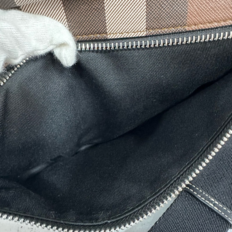 BURBERRY 8052806 咖白格紋黑釦腰包-13