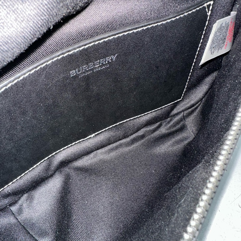 BURBERRY 8052806 咖白格紋黑釦腰包-24