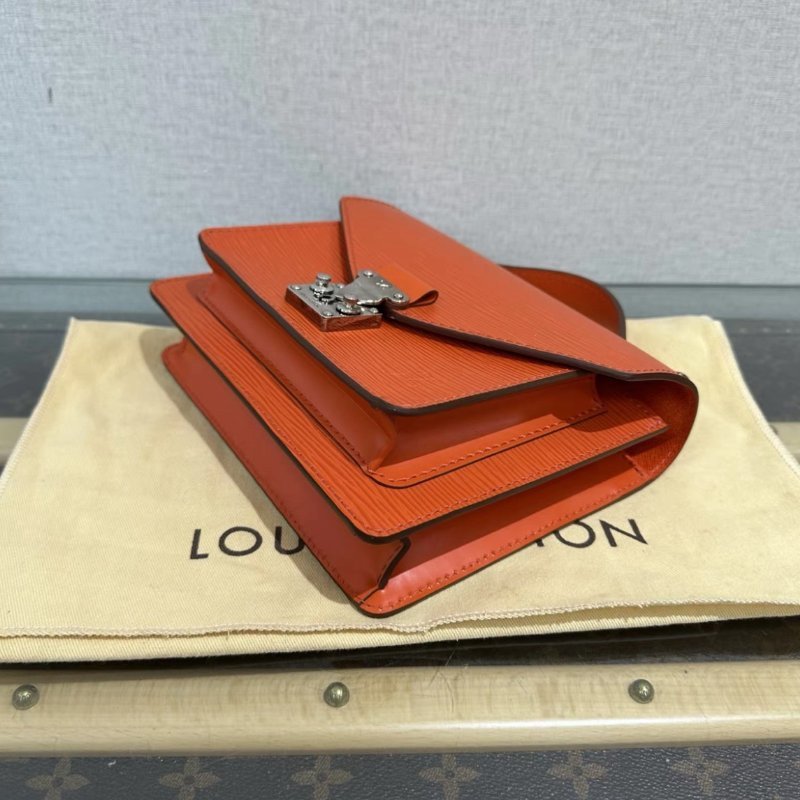 LV 橙色銀扣水波紋手提斜背郵差包 20*16*4 99新 配件塵袋-4