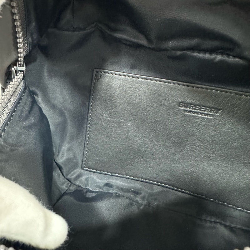 BURBERRY 8036555黑尼龍黑釦腰包-28