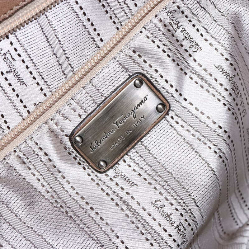 【日本直送】Salvatore Ferragamo 肩背包 皮革 米色 金色 正品 BA4410-16