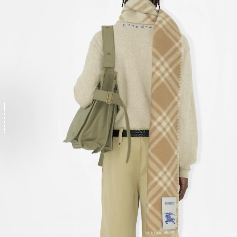 Burberry馬術騎士徽標毯邊鎖縫 絨線圍巾 男女同款情侶款 米色-1