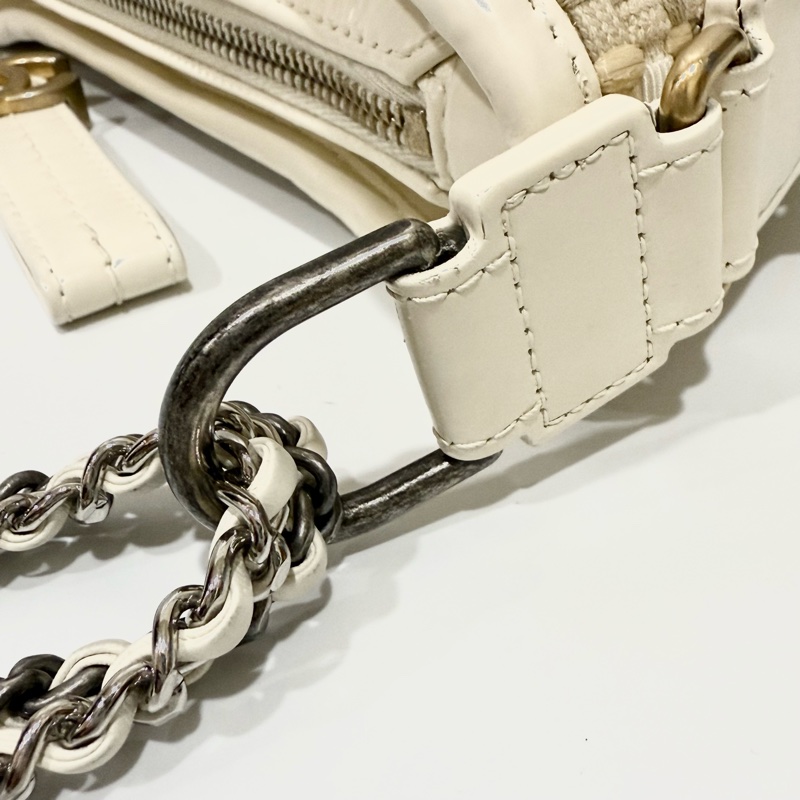 CHANEL - 白色毛呢流浪包（小號）-13