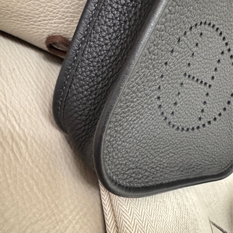 HERMES 愛馬仕 Mini Evelyne 黑色金釦-10