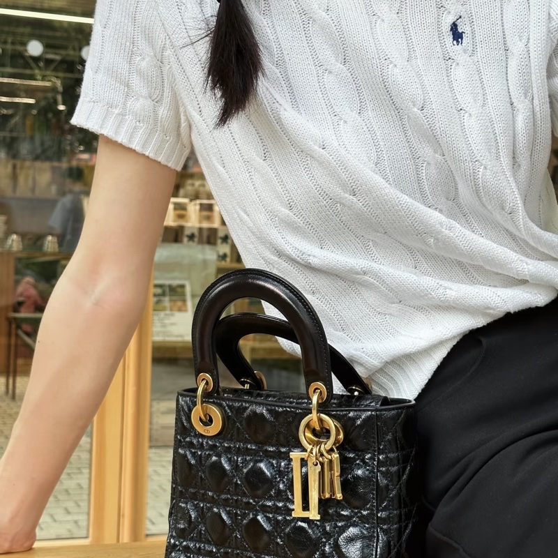 Dior/迪奥黑金油蠟牛皮 限量徽章款 四格戴妃 20*17*8-0