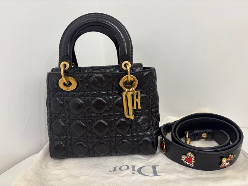 Dior/迪奥黑金油蠟牛皮 限量徽章款 四格戴妃 20*17*8-8